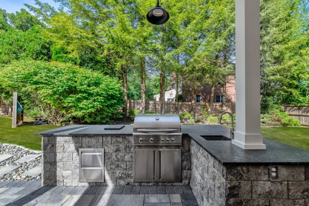 Transform Your Backyard with Outdoor Kitchens: The Perfect Solution for Entertaining and Cooking Outdoors